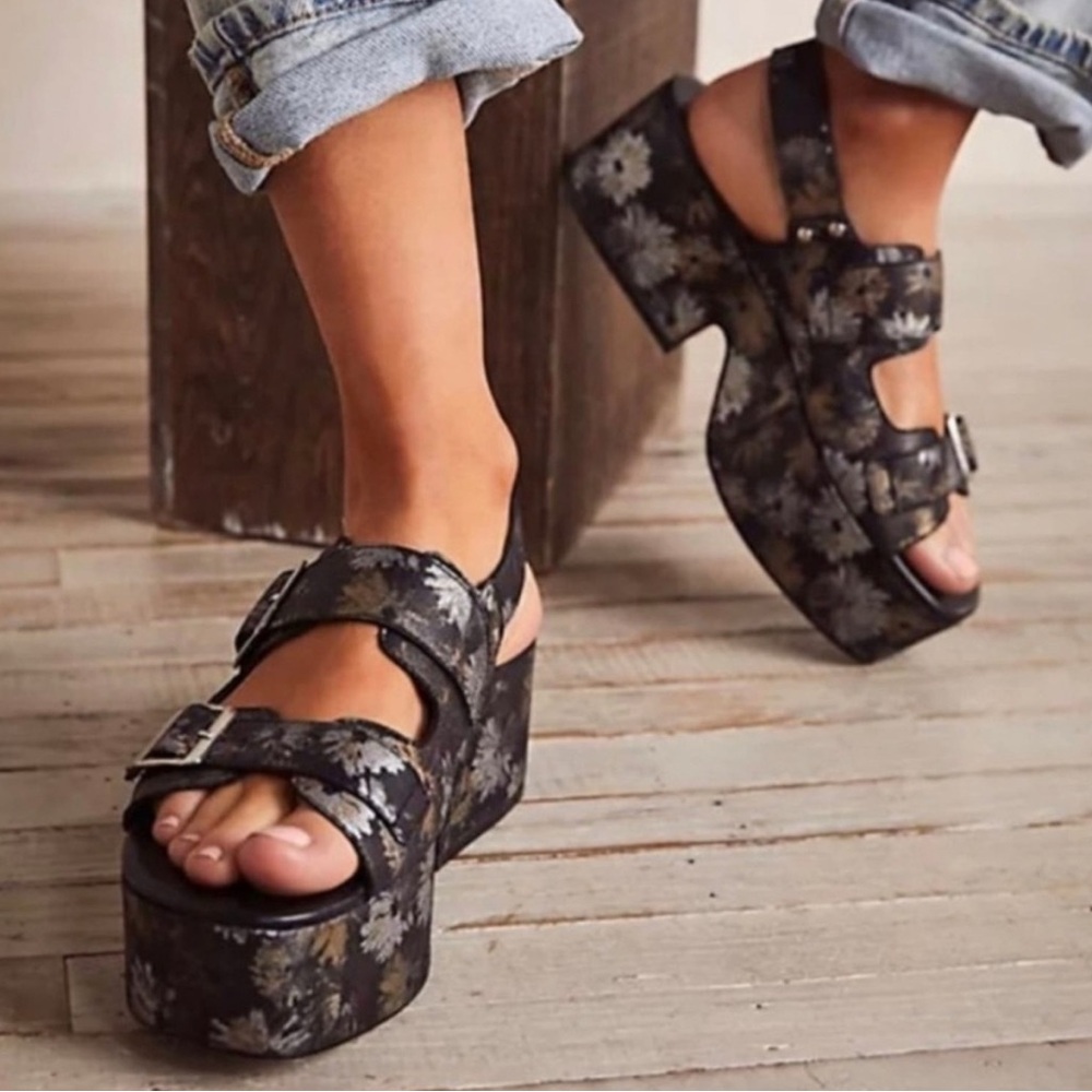 FREE PEOPLE Follow Your Own Path Sandal in Daisy Print size EU 40 US 10 NWOB